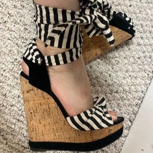 Tie up wedges